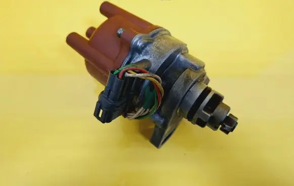 Toyota Carina T190 Spark distributor 