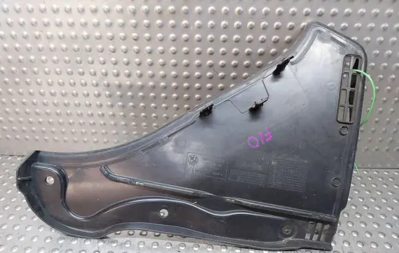 BMW 6 F12 F13 Wiper trim S27705599 7216977