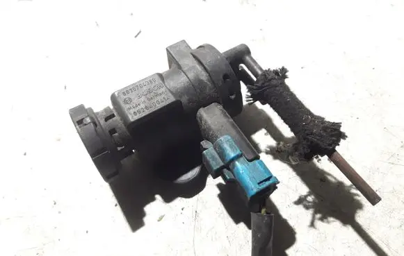 Volvo S40 Vacuum valve 9635704380
