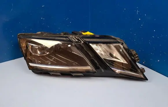 Skoda Octavia Mk3 (5E) Headlight/headlamp 5E1941016E 030110423207