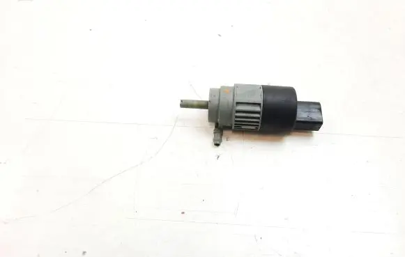 Nissan Qashqai+2 Windscreen/windshield washer pump