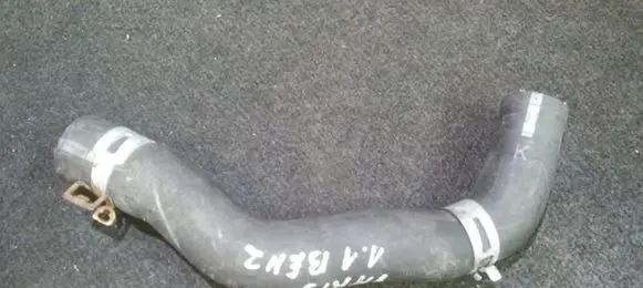 Toyota Yaris Engine coolant pipe/hose