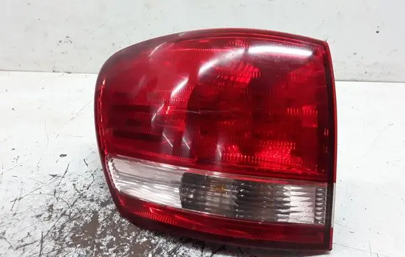Toyota Avensis Verso Rear/tail lights
