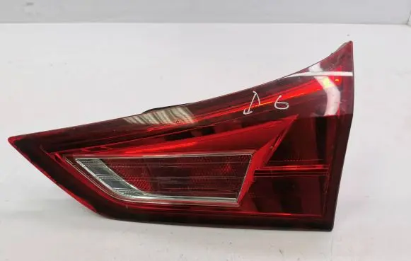 Toyota Auris E180 Tailgate rear/tail lights 05180238 02268