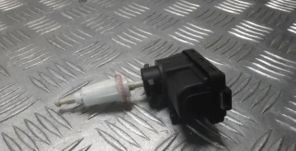 Headlight level adjustment motor