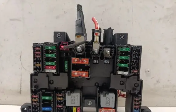 Mercedes-Benz A W177 Fuse module A1779061102