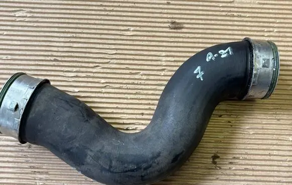 Intercooler hose/pipe