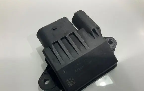 Mercedes-Benz CLS C219 Glow plug pre-heat relay A6429005801 05021492 6429005801