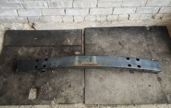 Chrysler 300 - 300C Front bumper cross member 4805872AB