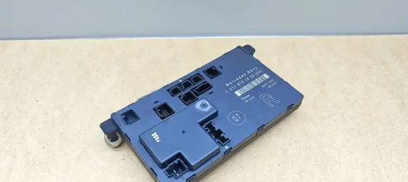 Mercedes-Benz E W211 Door control unit/module 2118701026