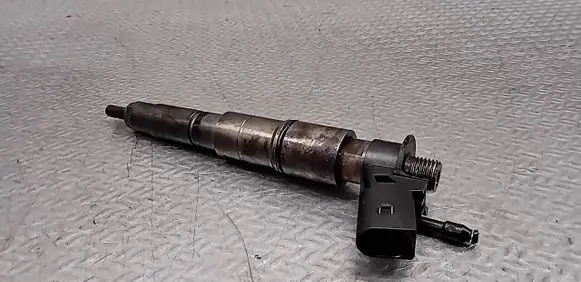 BMW 5 E60 E61 Fuel injector 779272104 0445115048