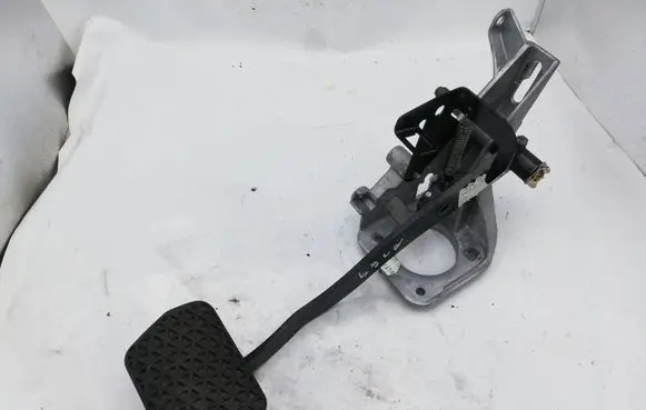BMW X3 E83 Brake pedal 35112229128 2229128 3331164