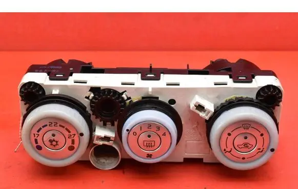 Mitsubishi Colt CZ3 Climate control unit 69667301