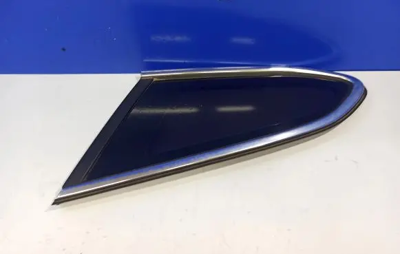 Volvo V60 Rear vent window glass 31385425 31218021