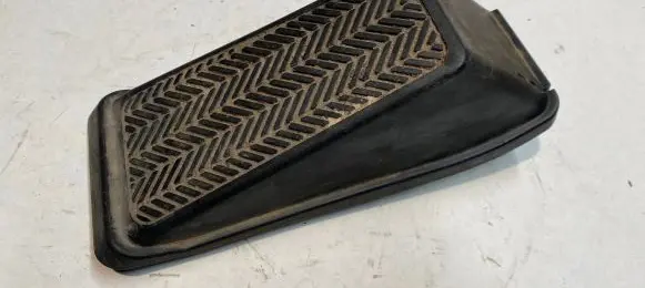 Lexus IS 200-300 Foot rest pad/dead pedal 5819253030 5819253040