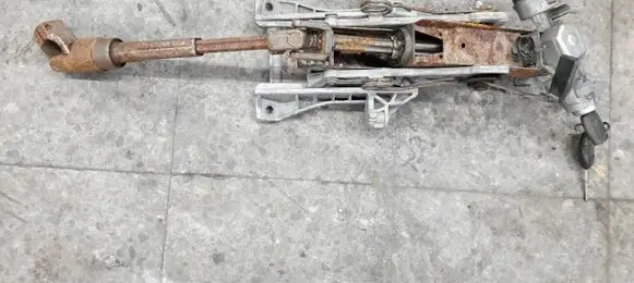 Ford Focus Steering wheel axle