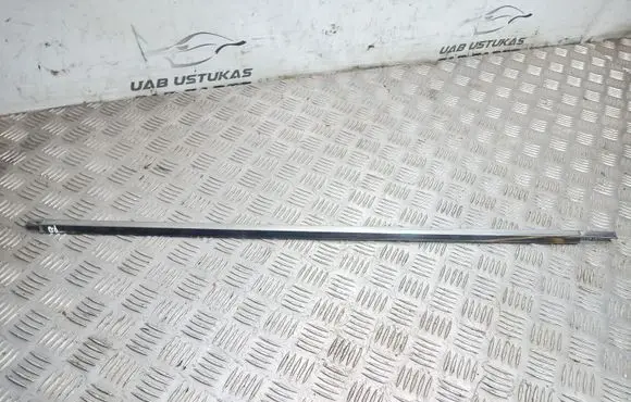 Audi 80 90 B2 Front door trim (molding) 813853252A