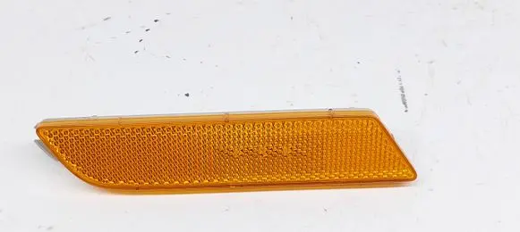 Audi Q3 8U Front indicator light 8U0945071