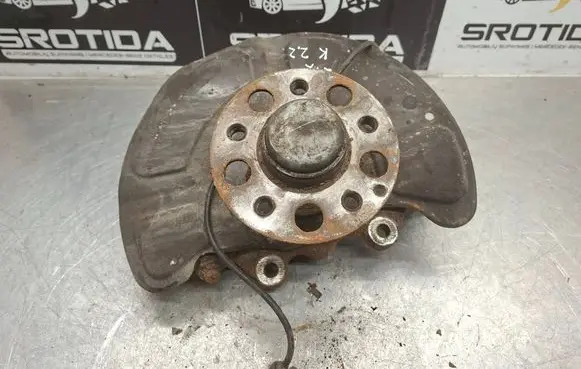 Mercedes-Benz E W212 Front wheel hub 21223