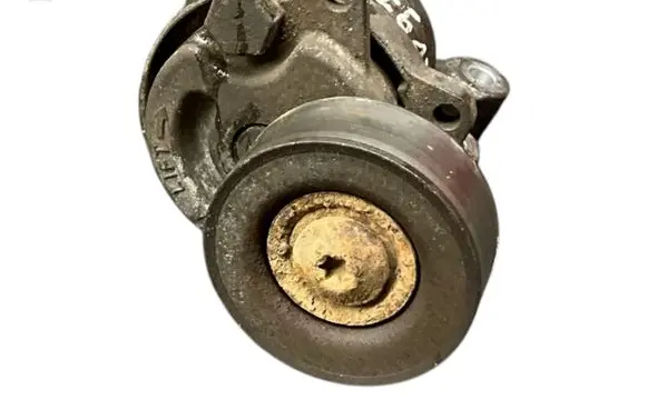 Mitsubishi ASX Generator/alternator belt tensioner