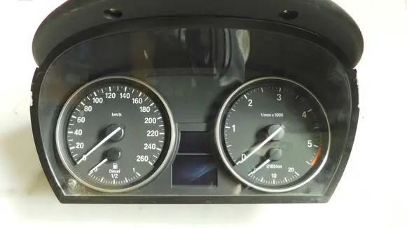 Speedometer (instrument cluster)