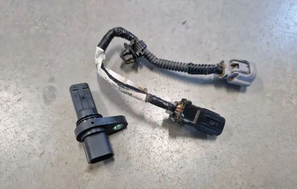 Fiat Fullback Camshaft speed sensor 1865A126