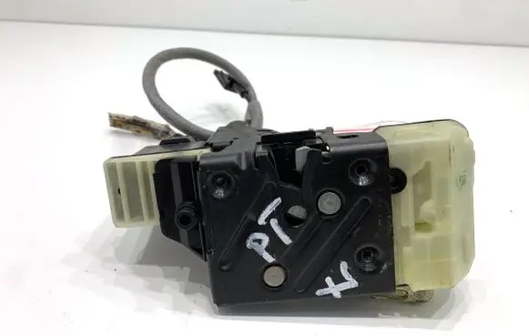 Volvo XC90 Rear door lock 