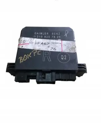 Mercedes-Benz E W210 Door control unit/module 2108207626