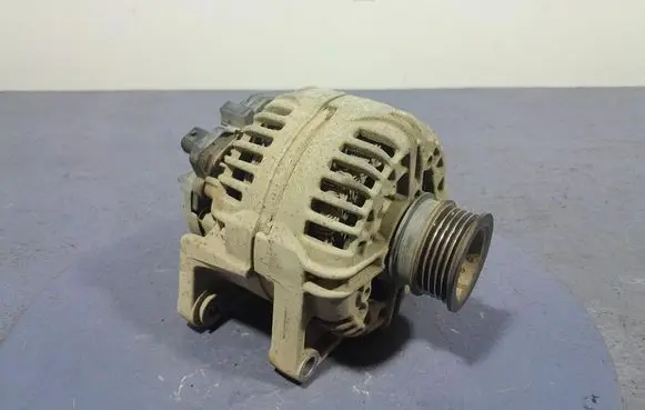 Opel Zafira B Generator/alternator 13229985