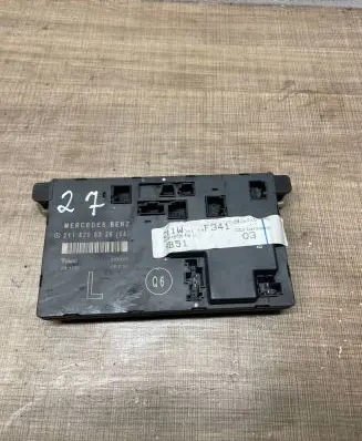 Mercedes-Benz E W211 Door control unit/module 2118200326