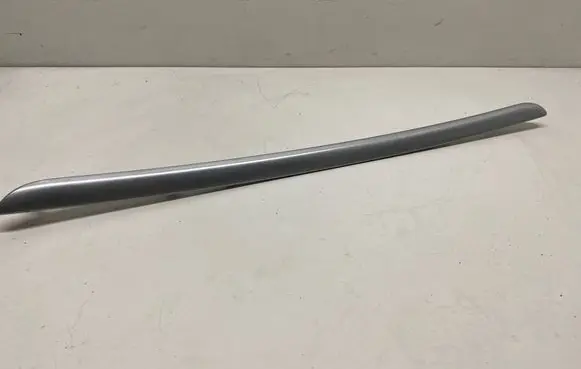 Mercedes-Benz ML W164 Dashboard glove box trim A1646830170