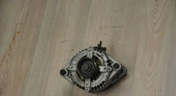 KIA Optima Generator/alternator 373002G061 KLE-P367