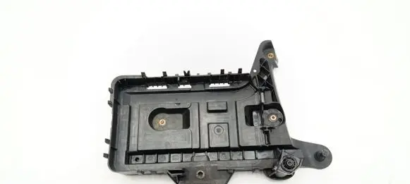 Volkswagen Touran II Battery tray 1K0915325