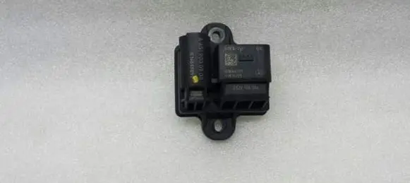 Mercedes-Benz E W212 Glow plug pre-heat relay A6519000900