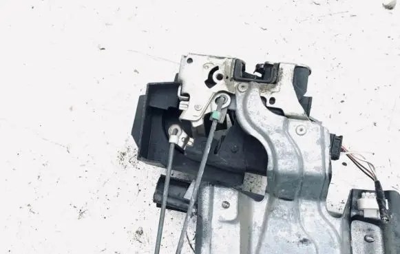 Renault Laguna I Rear door lock