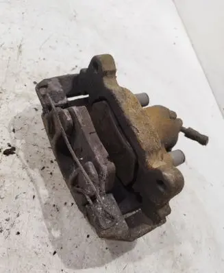 Volkswagen Touran I Front brake caliper VCF251