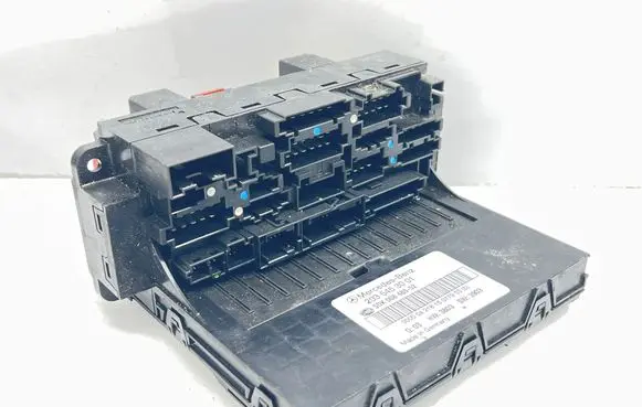 Mercedes-Benz C W203 Fuse box set 2035453001 5DK00848552