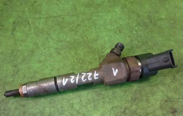 Nissan Primera Fuel injector 0445110110B