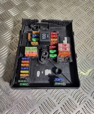 Skoda Octavia Mk2 (1Z) Fuse module 1K0937125A 017183071