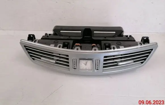 Mercedes-Benz S W221 Dash center air vent grill A2218300954