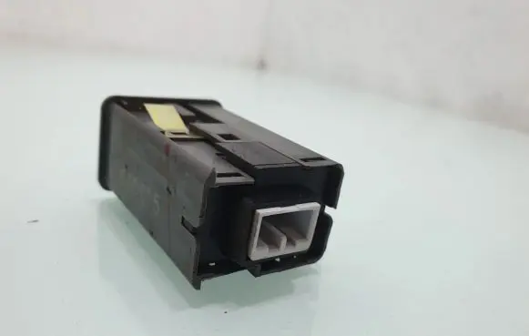 Honda CR-V Headlight level height control switch M10539