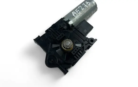 Mercedes-Benz CLA C118 X118 Sunroof motor/actuator 10030663C