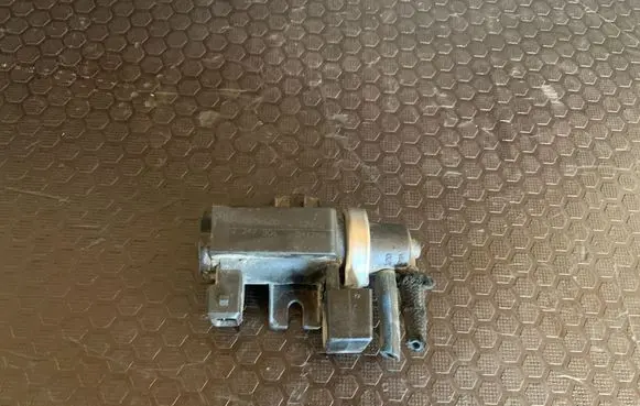 BMW X5 E53 Turbo solenoid valve 72279600 04T208 2247906
