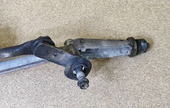 Volvo S60 Front wiper linkage and motor 182385 404775
