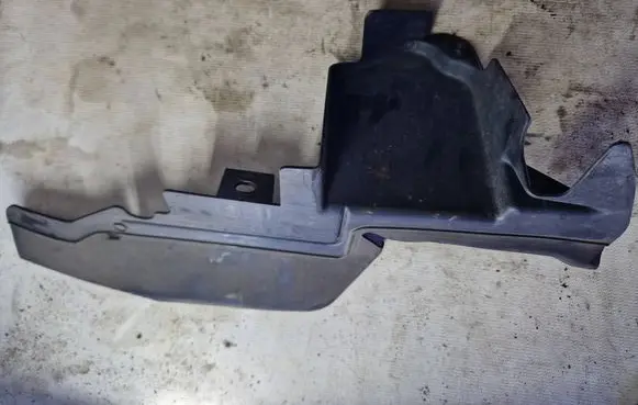 Ford Kuga I Intercooler air guide/duct channel 9V418311BA D2L4A