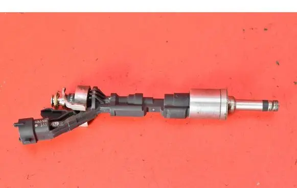 Volvo V40 Fuel injector CJ5G9F593AA