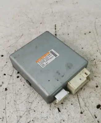 Toyota Avensis T270 Power steering control unit/module 8965005091 5000080 0L501000354