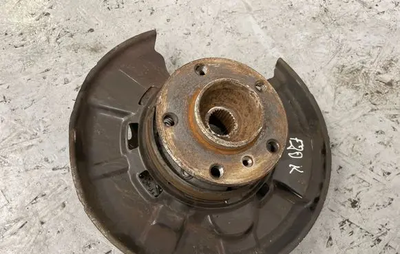BMW 1 F20 F21 Rear wheel hub