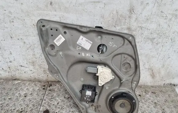 Mercedes-Benz B W245 Rear door window regulator with motor A1697301579 0004483993 A1697600334
