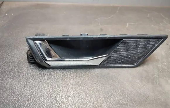 Volkswagen Touran I Front door interior handle 3V0837221
